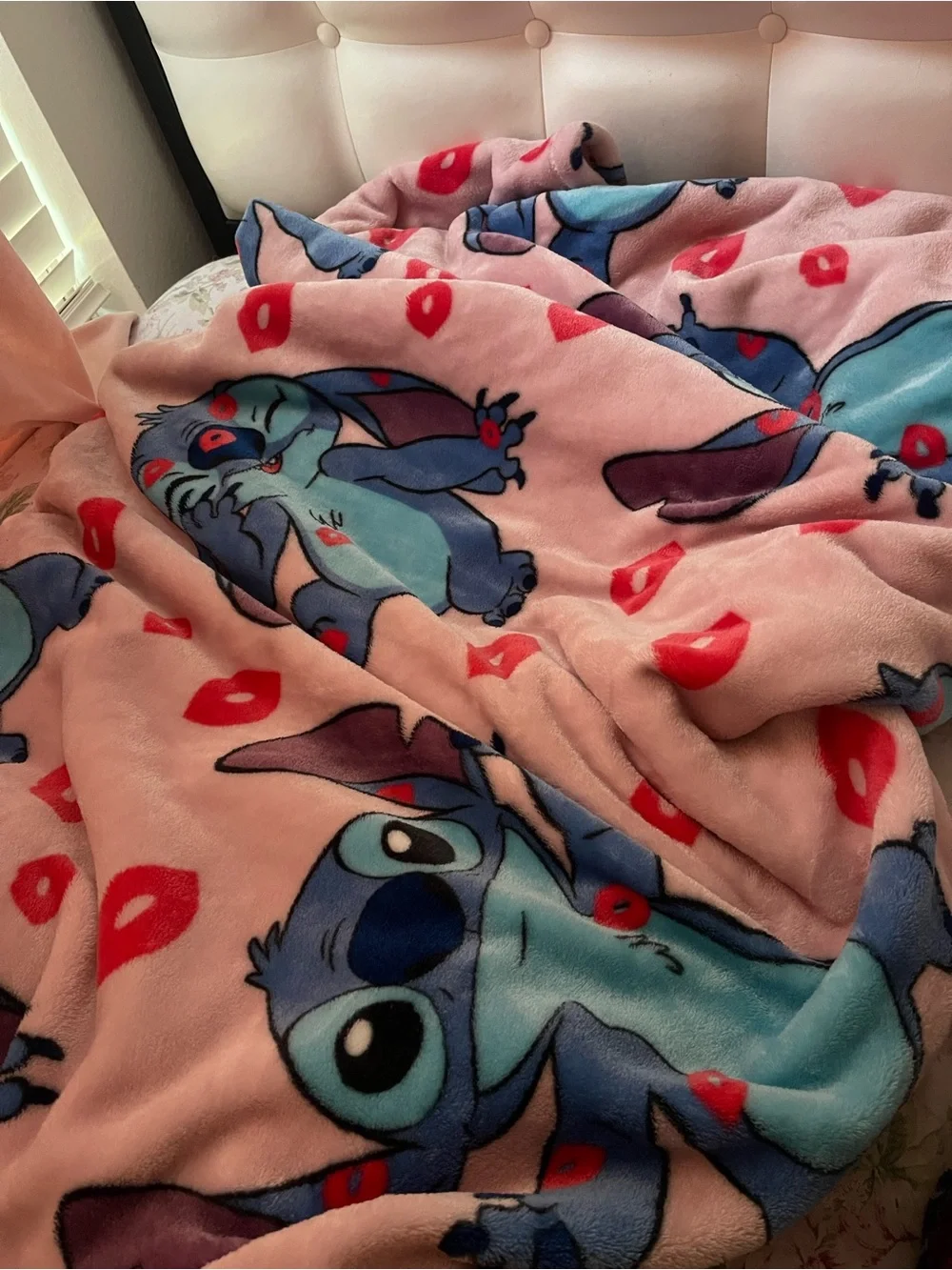 Plush Cartoon Stitch Throw Blanket - Pink